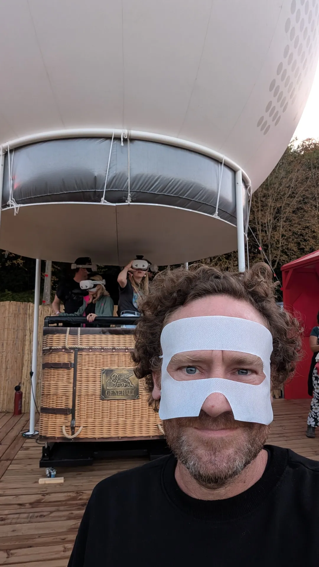 Selfie devant la nacelle Generali — Rock en Seine 2026